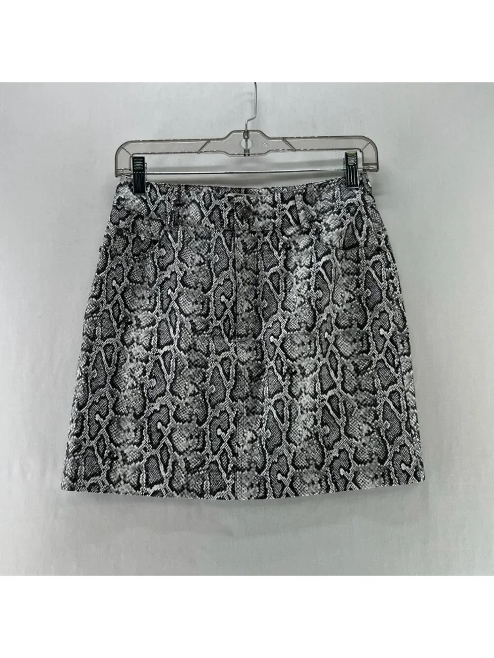 J.ING Faux Leather Snake Print Mini Skirt Size M Lined Zip Fly Pocket Gray Black